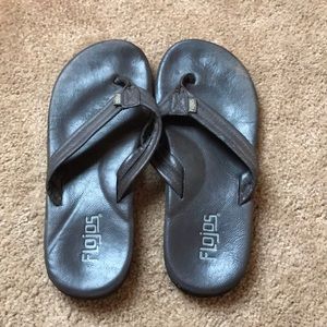 Leather flip flops 🌸